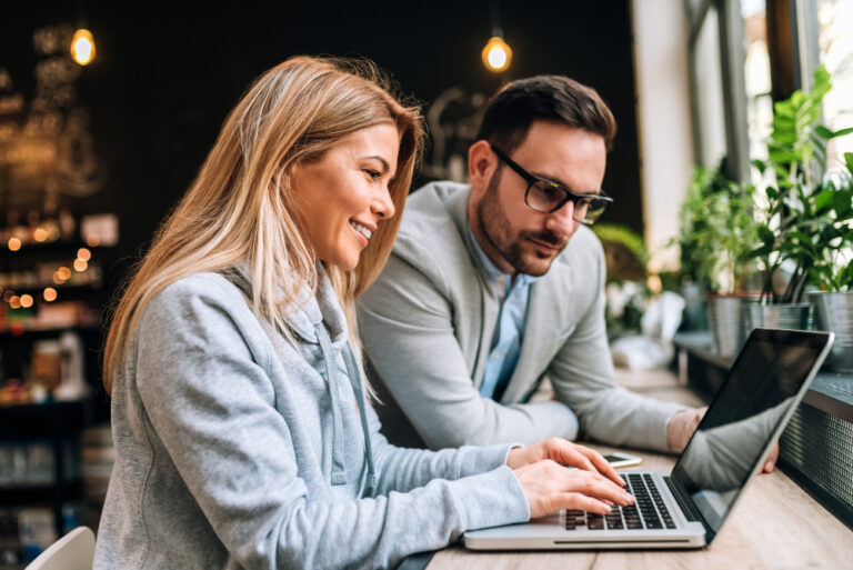 Proč vaši obchodníci nenávidí CRM a jak z nástroje kontroly udělat motor jejich úspěchu